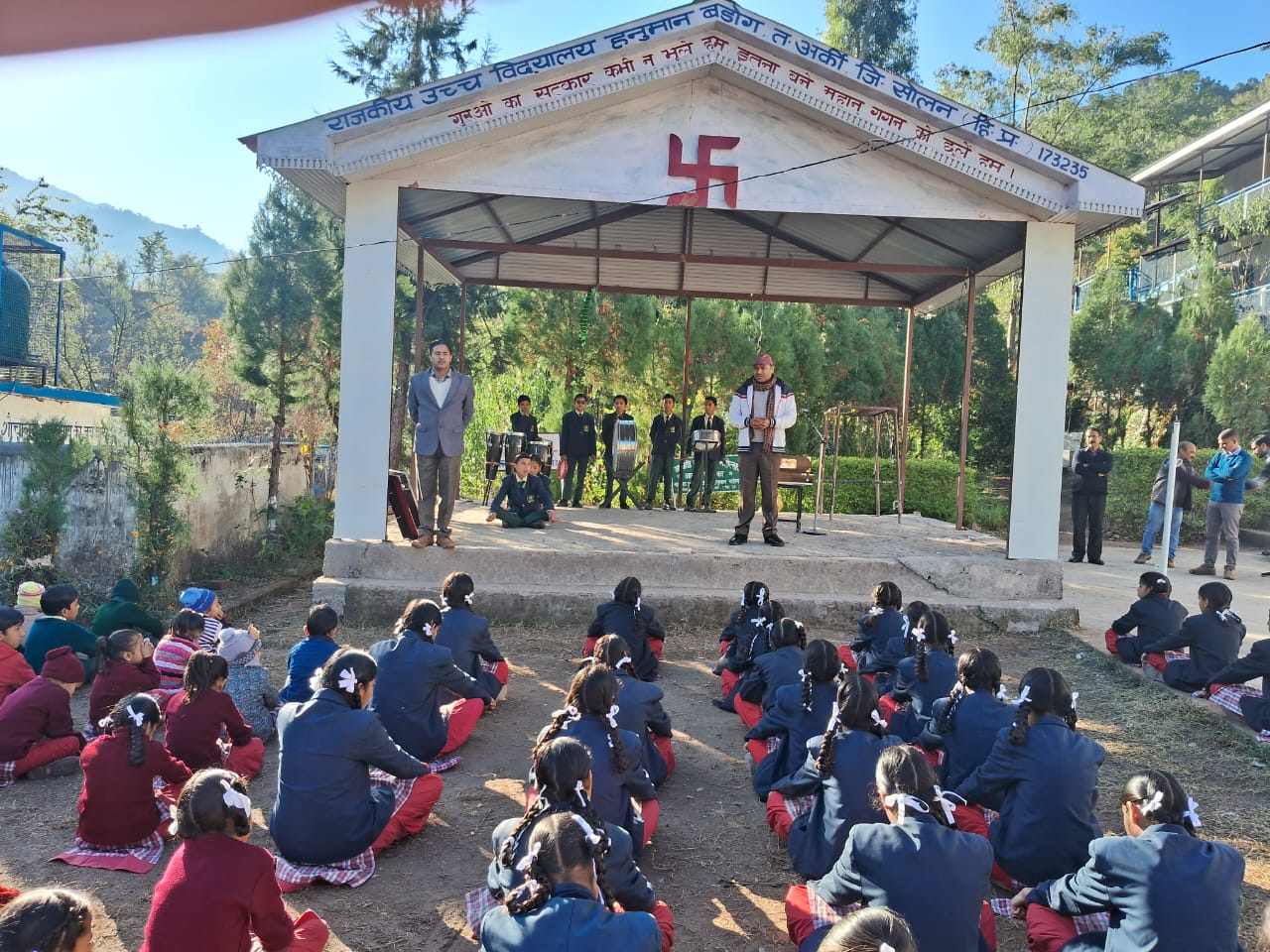 हनुमान बड़ोग विधालय में मनाया गया सशस्त्र सेना झंडा दिवस