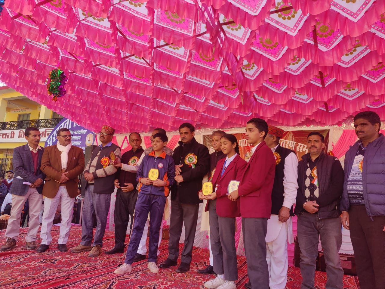 सरस्वती विद्या मंदिर दाड़लाघाट ने मनाया अपना वार्षिक पारितोषिक वितरण समारोह