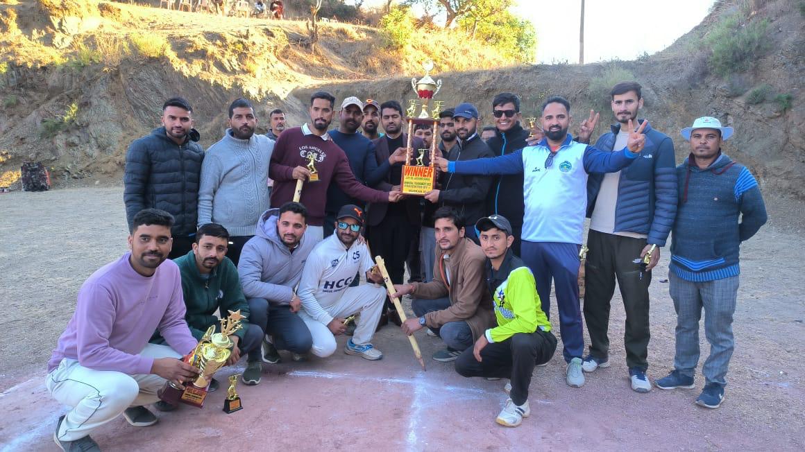 खनलग टीम ने ब्लेक बॉयज को हराकर जीता टूर्नामेंट का खिताब