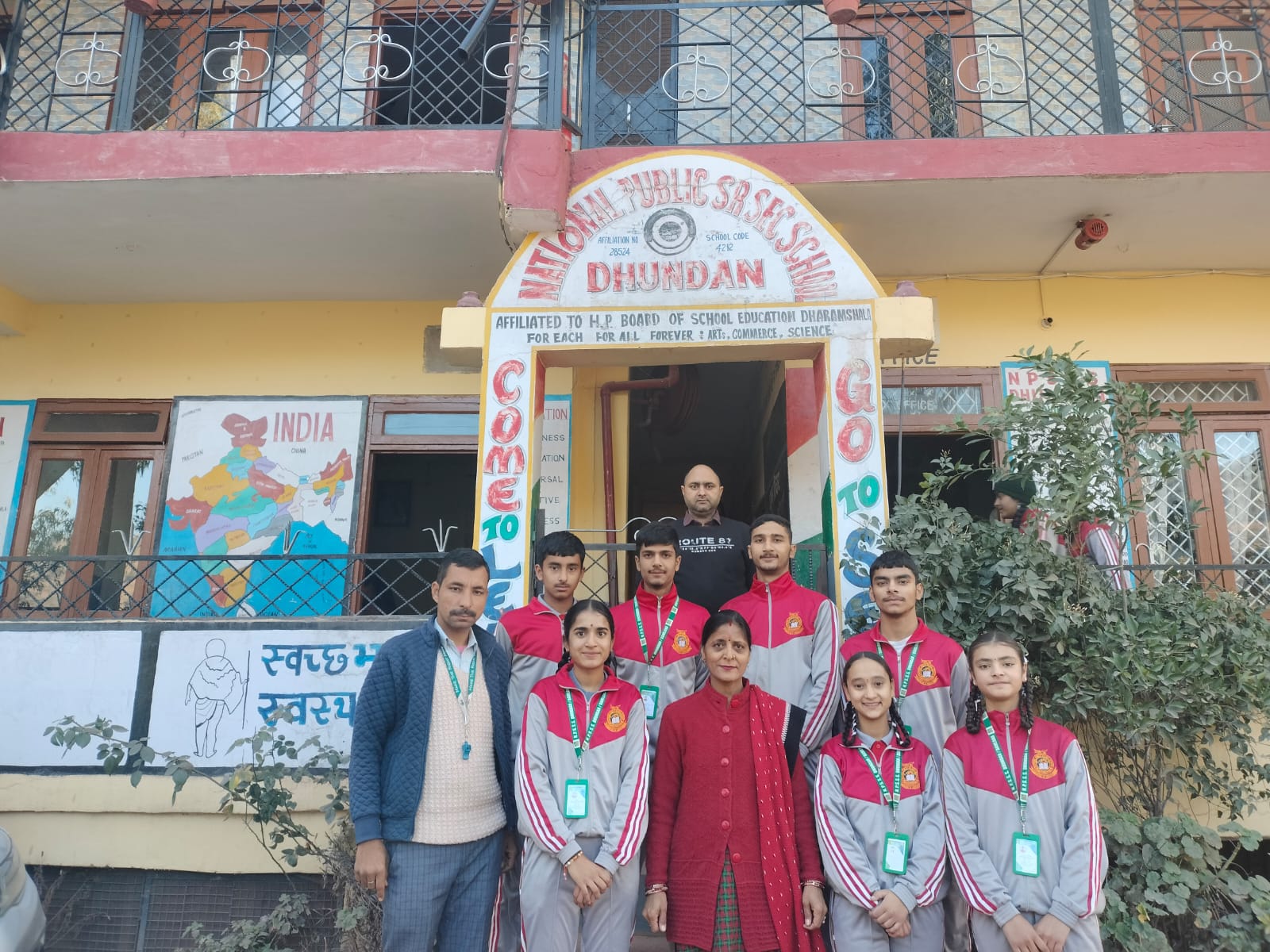 नेशनल पब्लिक सीनियर सेकेंडरी स्कूल धुन्दन के बच्चे राष्ट्रीय स्तर की थ्रो बॉल प्रतियोगिता में लेंगे भाग