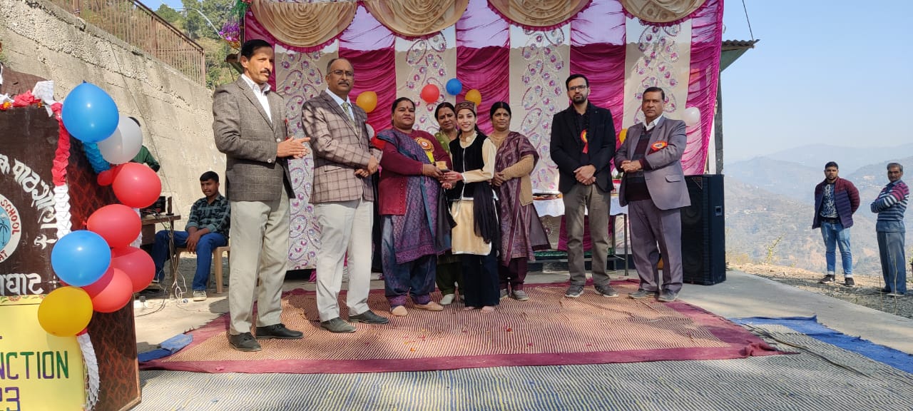 राजकीय वरिष्ठ माध्यमिक पाठशाला शारड़ाघाट ने मनाया वार्षिक पारितोषिक वितरण समारोह