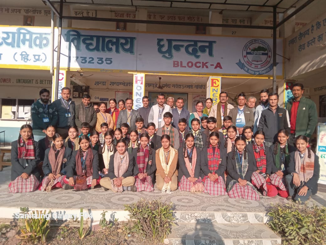 बेहतर प्रदर्शन करने वाले विद्यार्थियों को किया गया सम्मानित