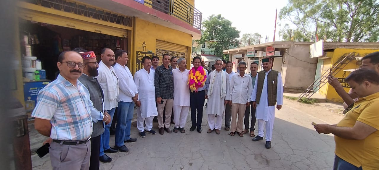 जयनगर बेहन्दी गावं में आयोजित महादंगल में राजेन्द्र ठाकुर का किया ग्रामीणों ने भव्य स्वागत।