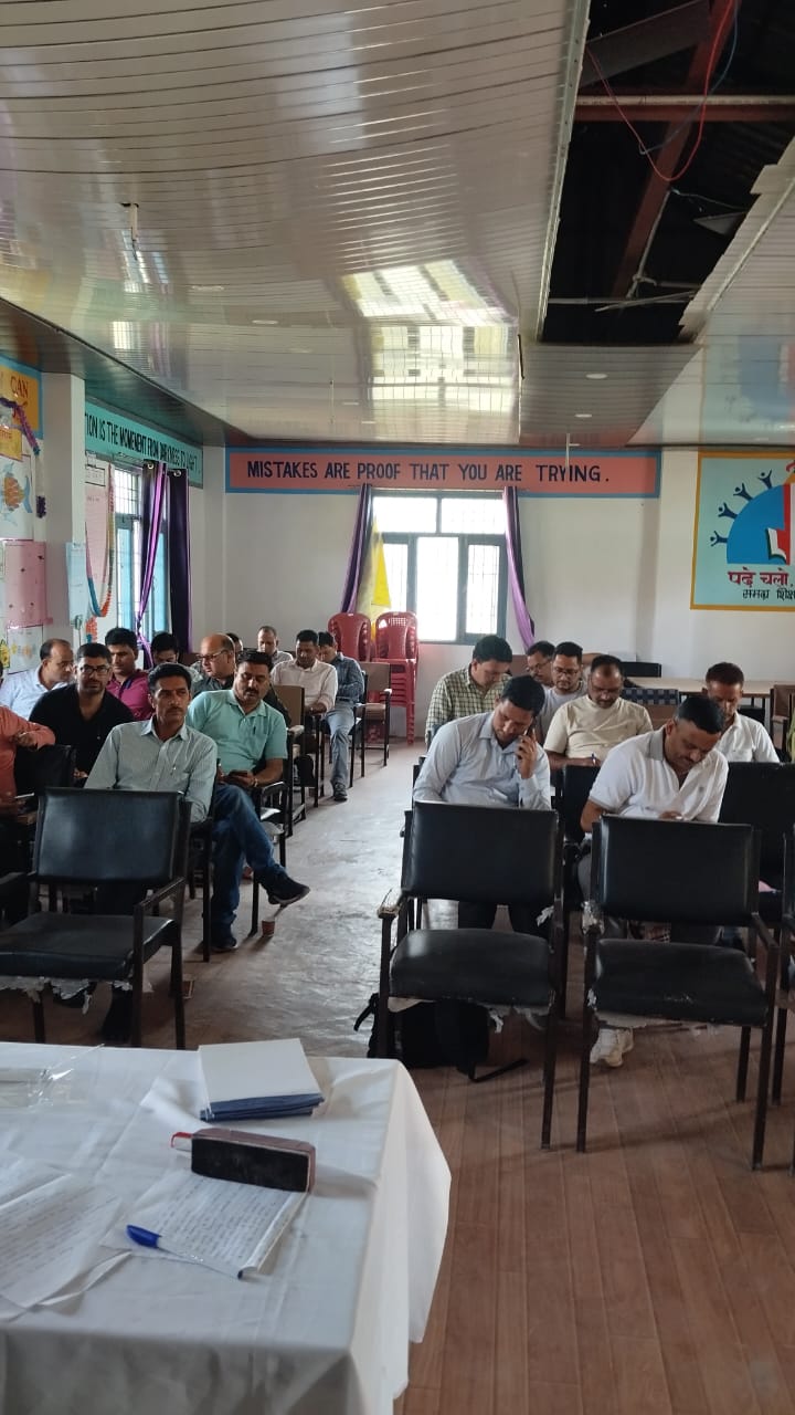 बीआरसी कार्यालय धुंदन में स्कूल हेल्थ एंड वैलनेस प्रोग्राम एमआईएस बेस्ड मोबाइल एप्प की कार्यशाला का आयोजन