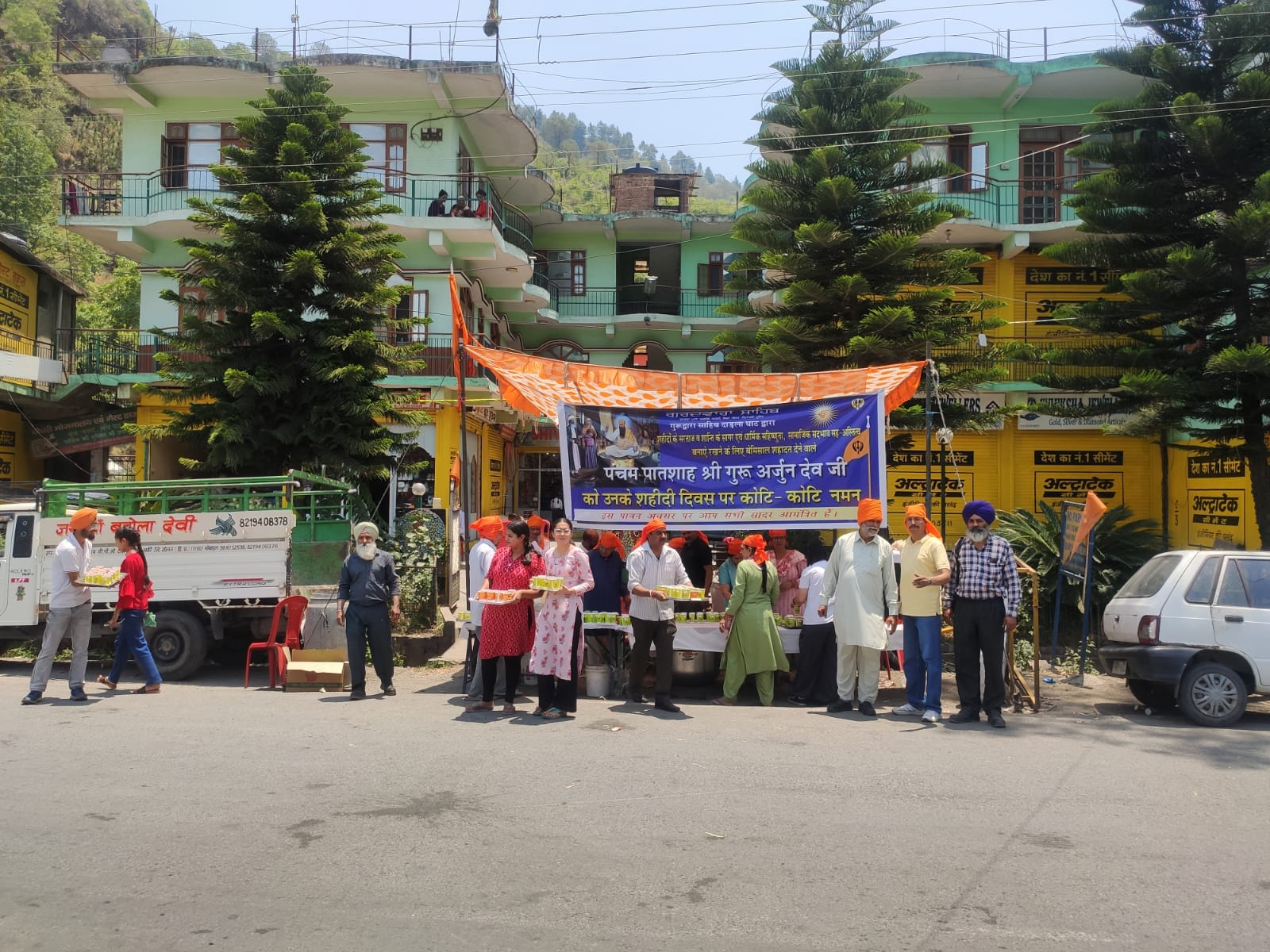 डॉ बी आर अंबेडकर महासभा अर्की द्वारा&nbsp; लगाई गई मीठे पानी की छबिल व लंगर