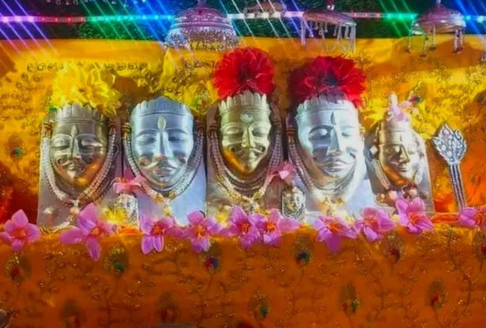 पांडवों के प्रति लोगों की अथाह श्रद्धा का प्रतीक माना जाता है। ‘ बाड़ी का मेला’