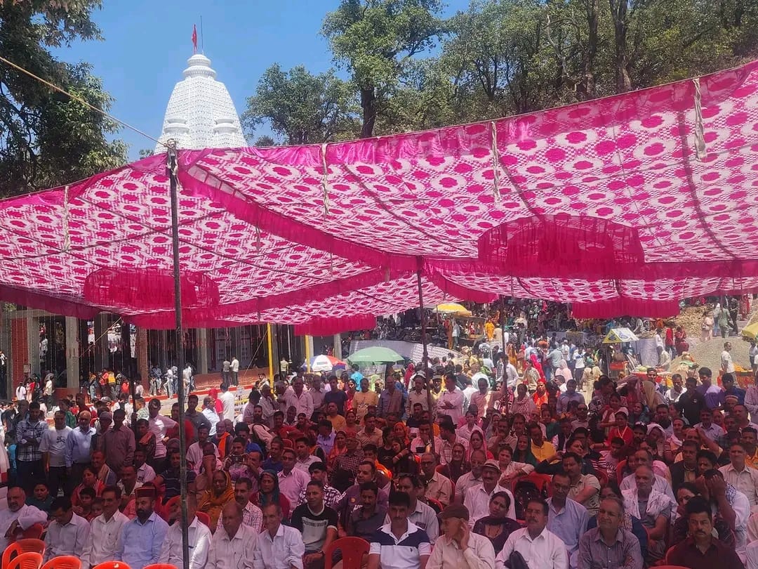 धार्मिक मेले को राजनीतिक रंग न दे लोग