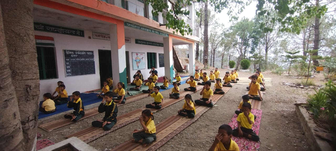 सायरीघाट विद्यालय में मनाया गया योग दिवस