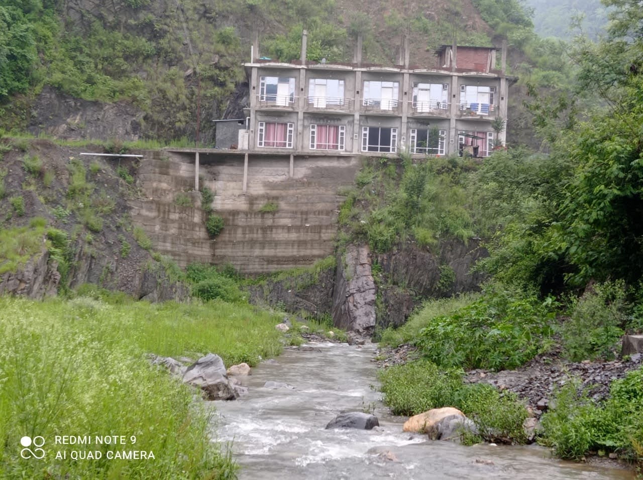 कुनिहार पुलिस की हत्थे चढ़े‌ चोरी किए हुए सामान के साथ पांच बाल अपचारी