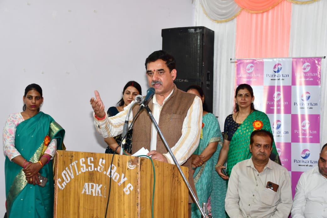 प्रदेश सरकार महिला सशक्तिकरण के लिए संकल्पित होकर कर रही कार्य – संजय अवस्थी सुशिक्षित नारी सुशिक्षित समाज के उद्देश्य से परिवर्तन संस्था कर रही कार्य – डॉ. रचना गुप्ता