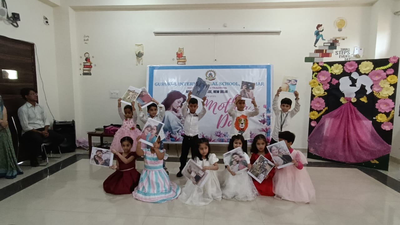 गुरुकुल इंटरनेशनल स्कूल में धूमधाम से मनाया गया मातृत्व दिवस