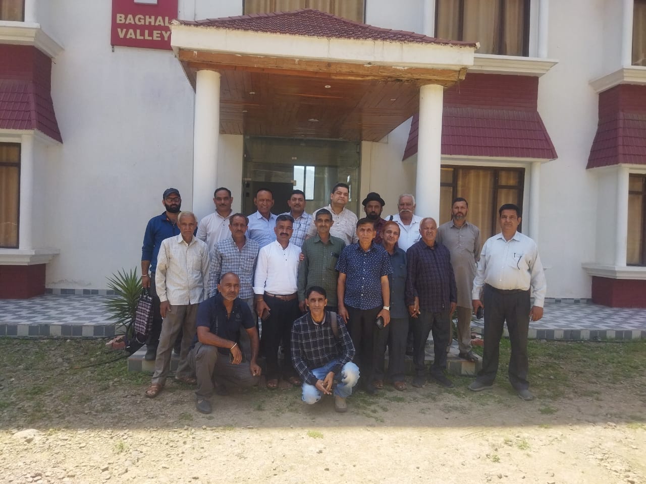 अर्की जिला नम्बरदार जनकल्याण संघ की बैठक हुई बनिया देवी मंदिर के प्रांगण में