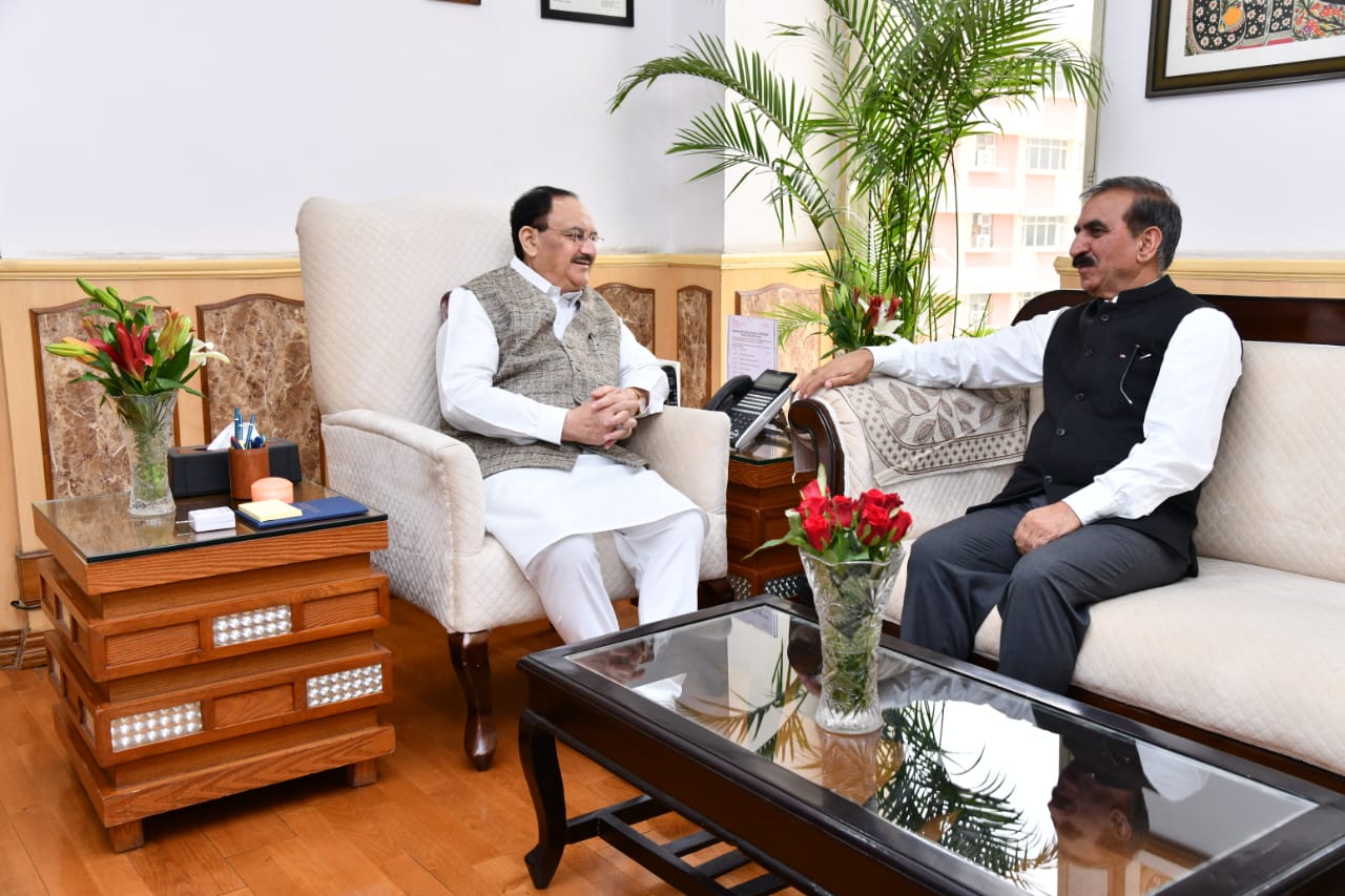 मुख्यमंत्री ने केंद्रीय स्वास्थ्य मंत्री से की भेंट