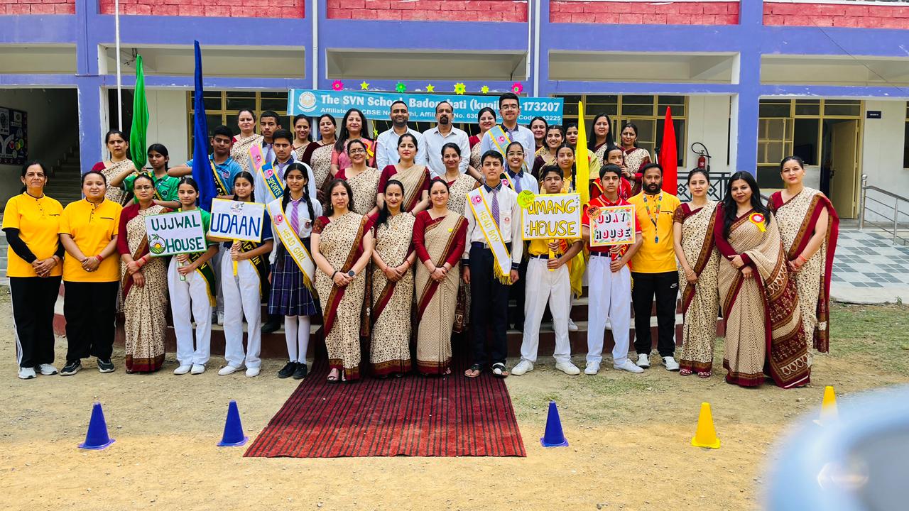 एस वी एन में स्कूल कमेटी के अलंकरण व कार्यभार ग्रहण समारोह आयोजित।छात्र नेताओं को सौंपा गया दायित्व