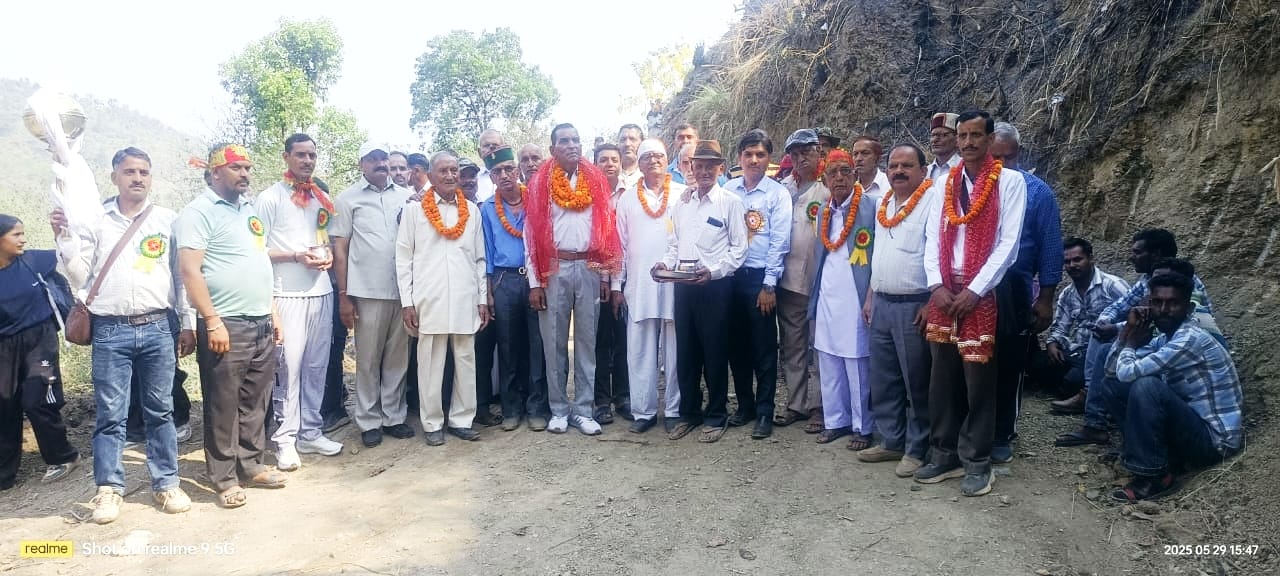 चंडी मेले के दूसरे दिन हंस ध्वनि ग्रुप सोलन के और लोकल कलाकारों ने अपने जलवे बिखेरे लोगों को नाचने पर मजबूर