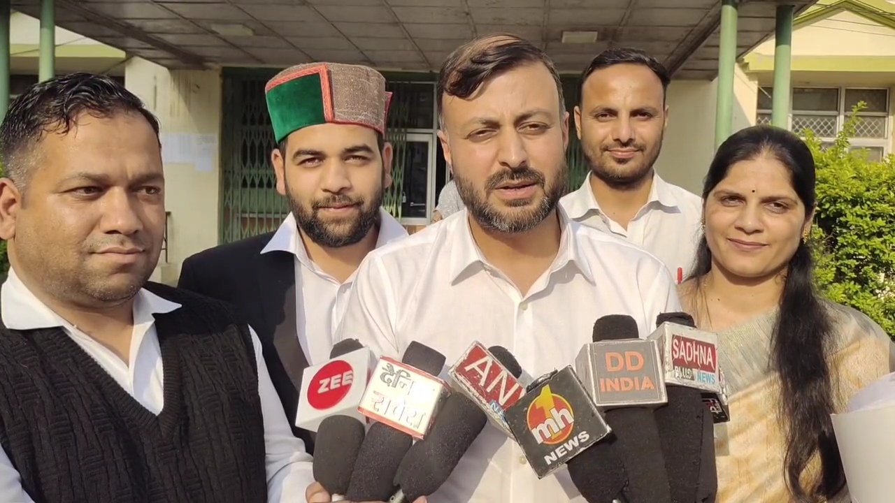 जिला बार एसोसिएशन के चुनाव में अभिषेक ठाकुर निर्विरोध बनाए गए प्रधान