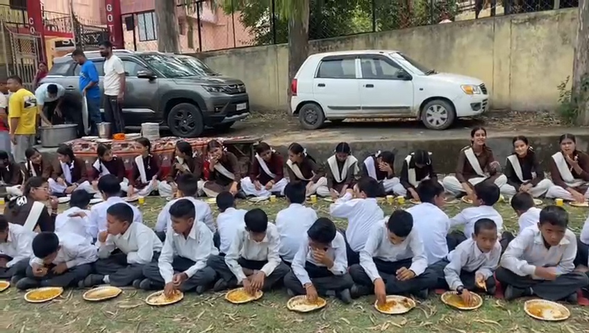 शनि जयंती पर कुनिहार में जगह जगह लगे भंडारे।