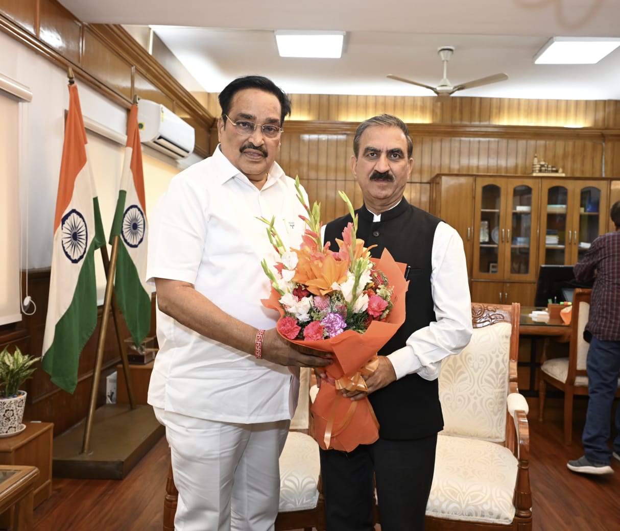 मुख्यमंत्री ने केंद्रीय जल शक्ति मंत्री से भेंट की