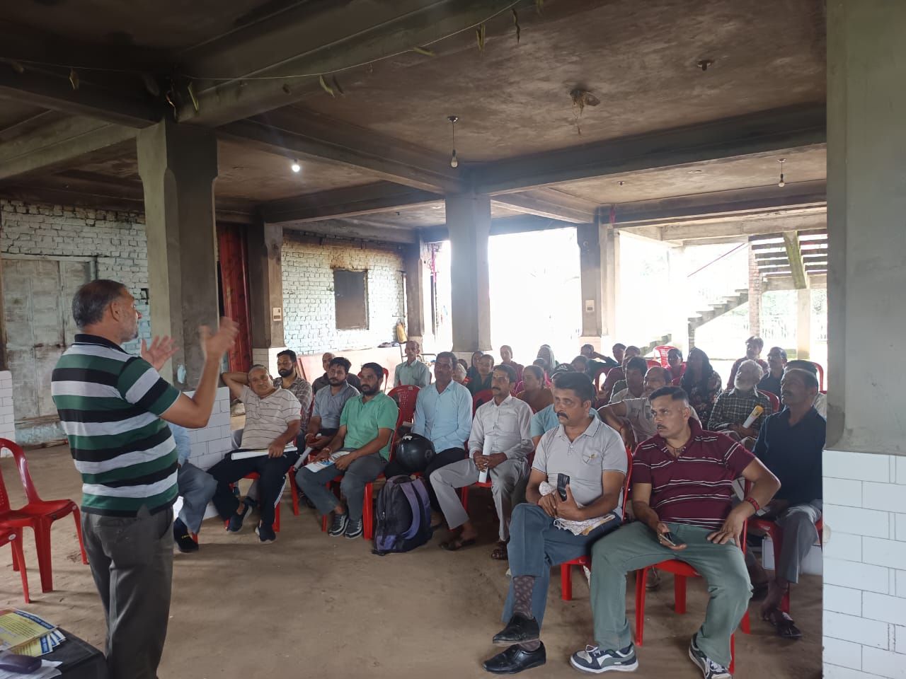 धुन्दन क्लस्टर के किसानों को दी गयी प्राकृतिक खेती की विस्तृत जानकारी