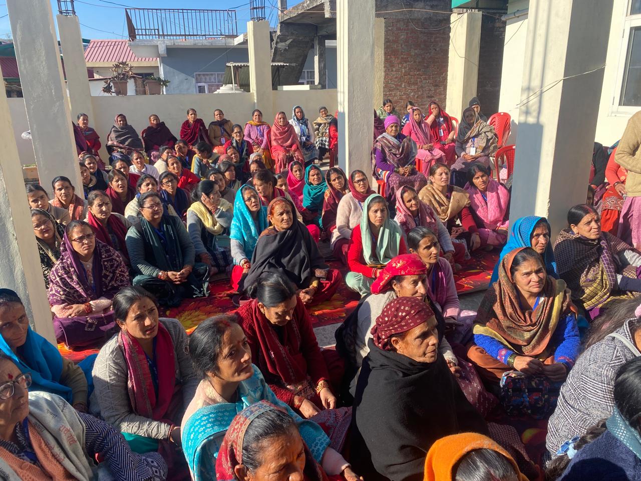 हरिशील फाउंडेशन एवं अर्की विकास समिति की निःशुल्क वृंदावन यात्रा में महिलाओं में निरंतर बड़ रहा उत्साह।ग्राम पंचायत जयनगर,चण्डी व बखालग के 124 श्रद्धालुओं को किया यात्रा पर रवाना ।