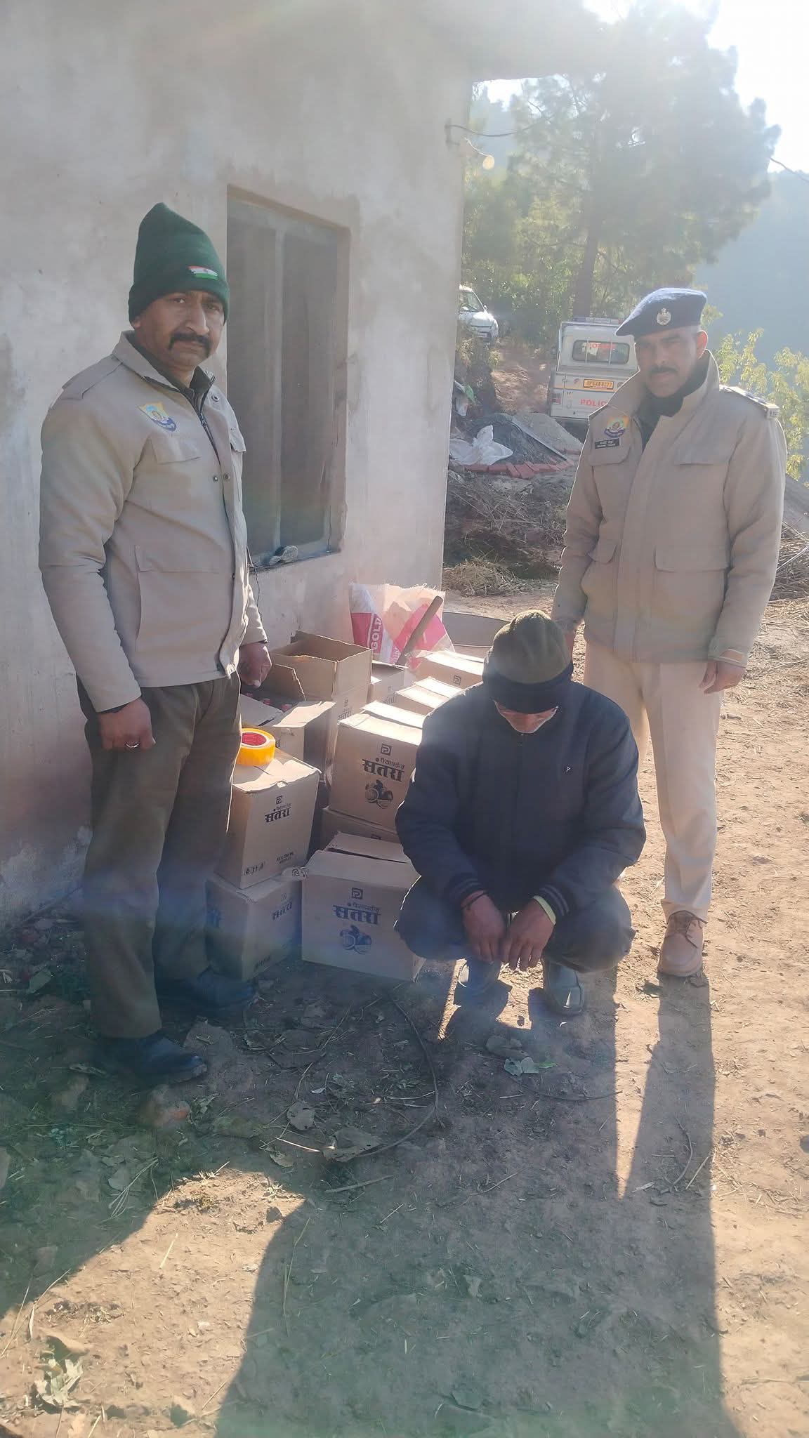 कसौली पुलिस की बड़ी कार्यवाही 15 पेटिया अवैध शराब की बरामद