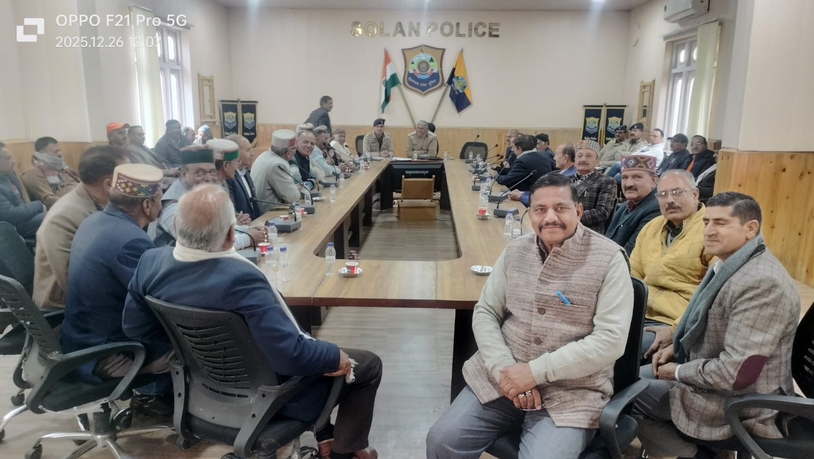 पुलिस पैनशर की त्रैमासिक बैठक सोलन में सम्पन्न ।पुलिस लाइन में पेंशनरों ने अपनी मांगों को मनवाने केलिए पुलिस अधीक्षक को सौंपा मांग पत्र
